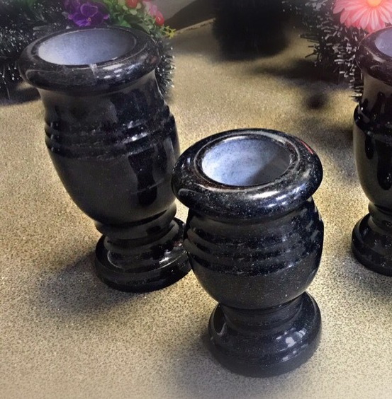 Ритуальные вазы из гранита