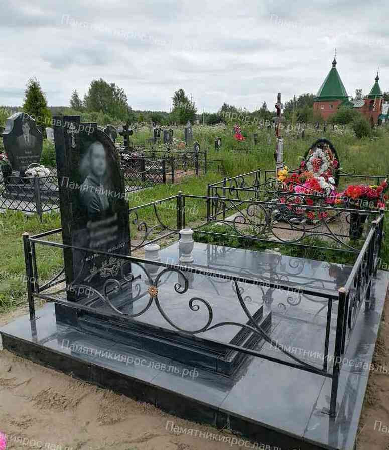 Гранитное благоустройство с памятником под ключ