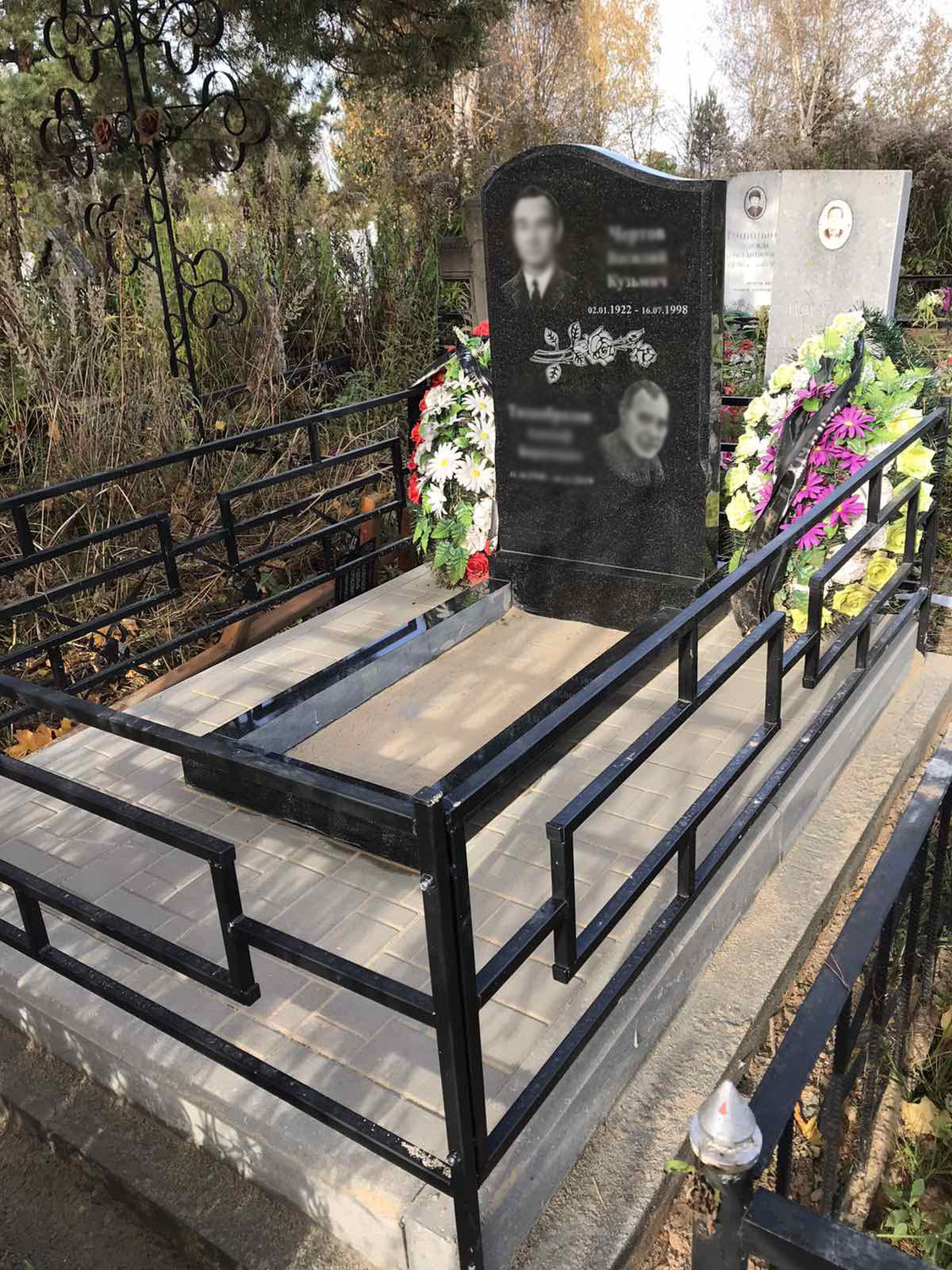 Тротуарный бордюр с плиткой на цементно- песчаную смесь