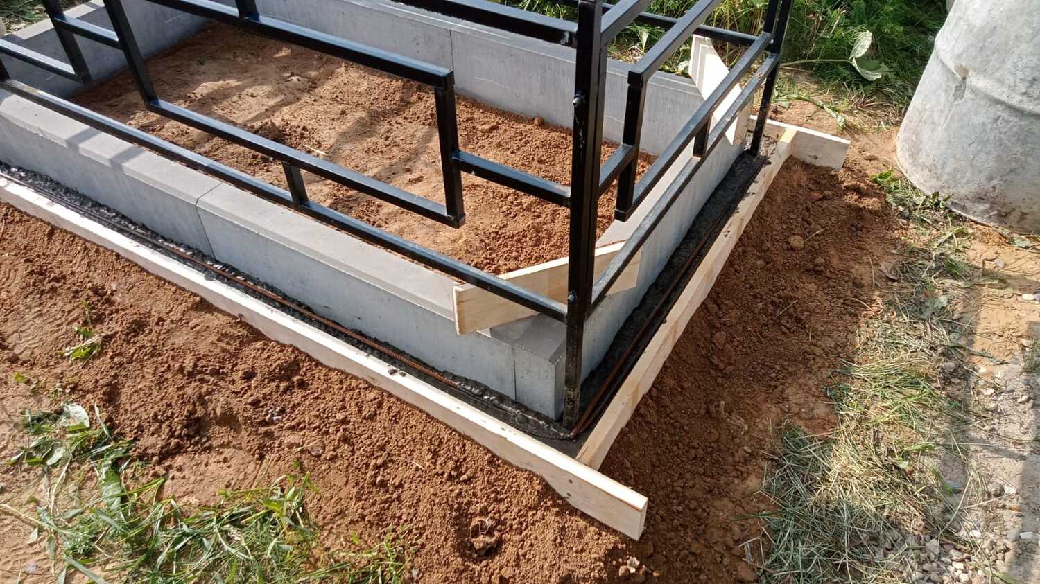 Тротуарный бордюр 