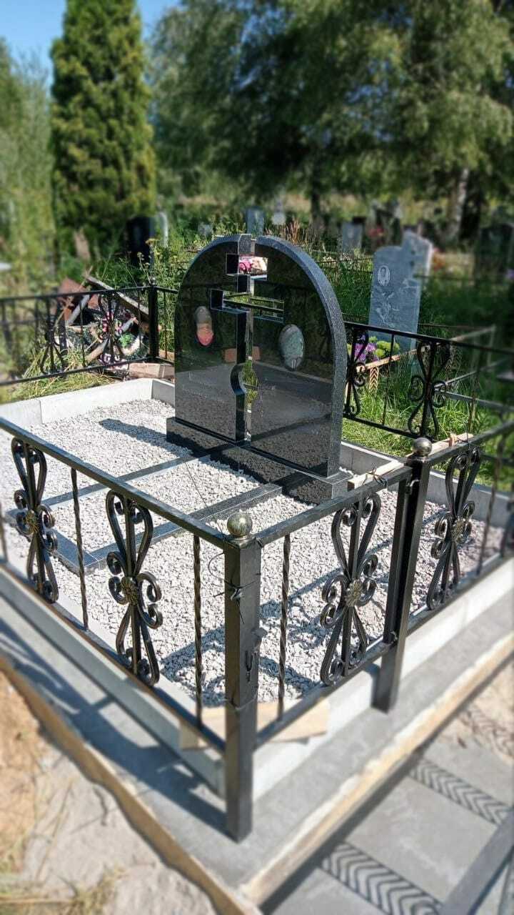 Ограда на могилу Благоустройство гранитной крошкой