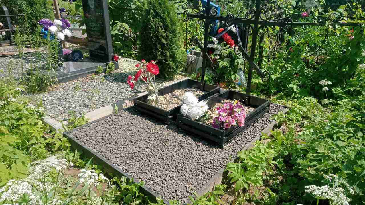Тротуарный бордюр+песок