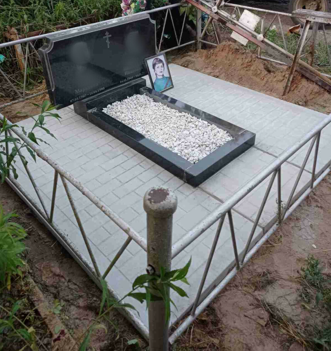 Ритуальная плита на швеллера Благоустройство ритуальными плитами