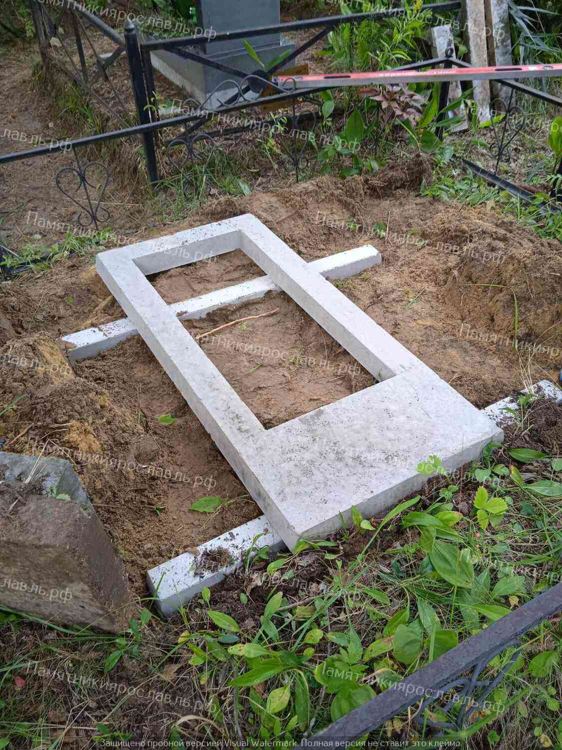 Бетонный установочный комплект на могилу