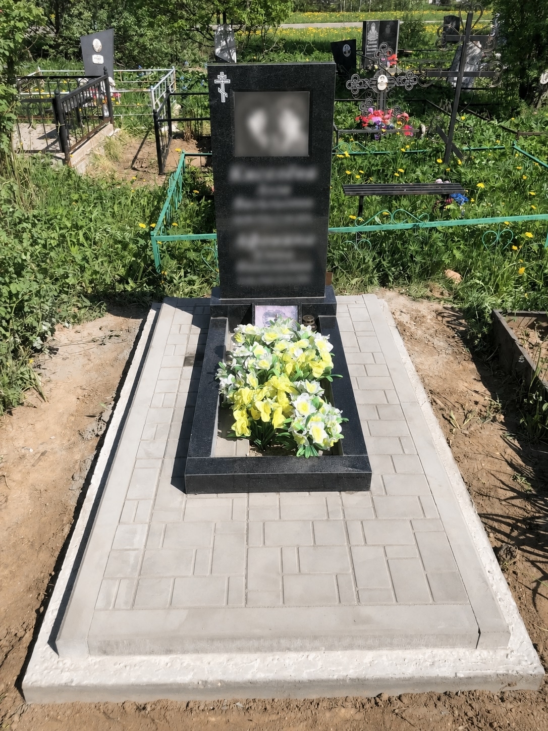 Готовая работа — памятник из гранита с установкой Памятник из гранита на могилу в Ярославле
