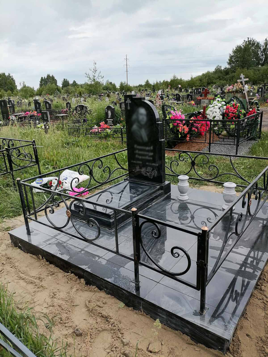 Гранитное благоустройство с облицовкой гранитной плитки