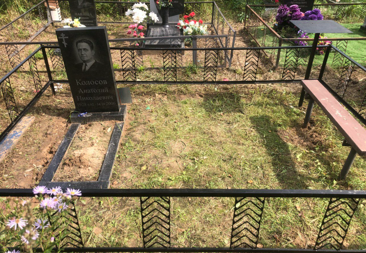 Облагораживание могил Благоустройство захоронения на кладбище "Осташинское"